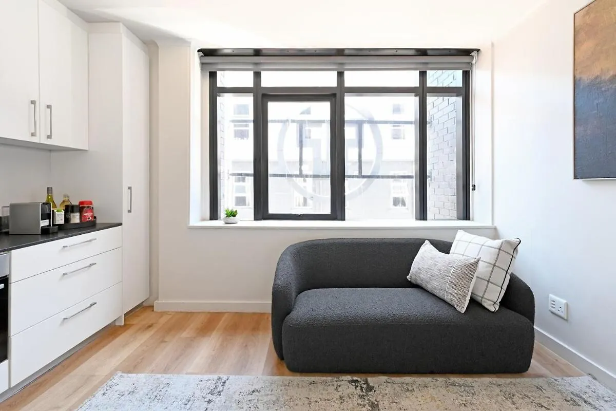 Apartment Halo - Sleek Urban Studio At The Tokyo Cape Town South Africa