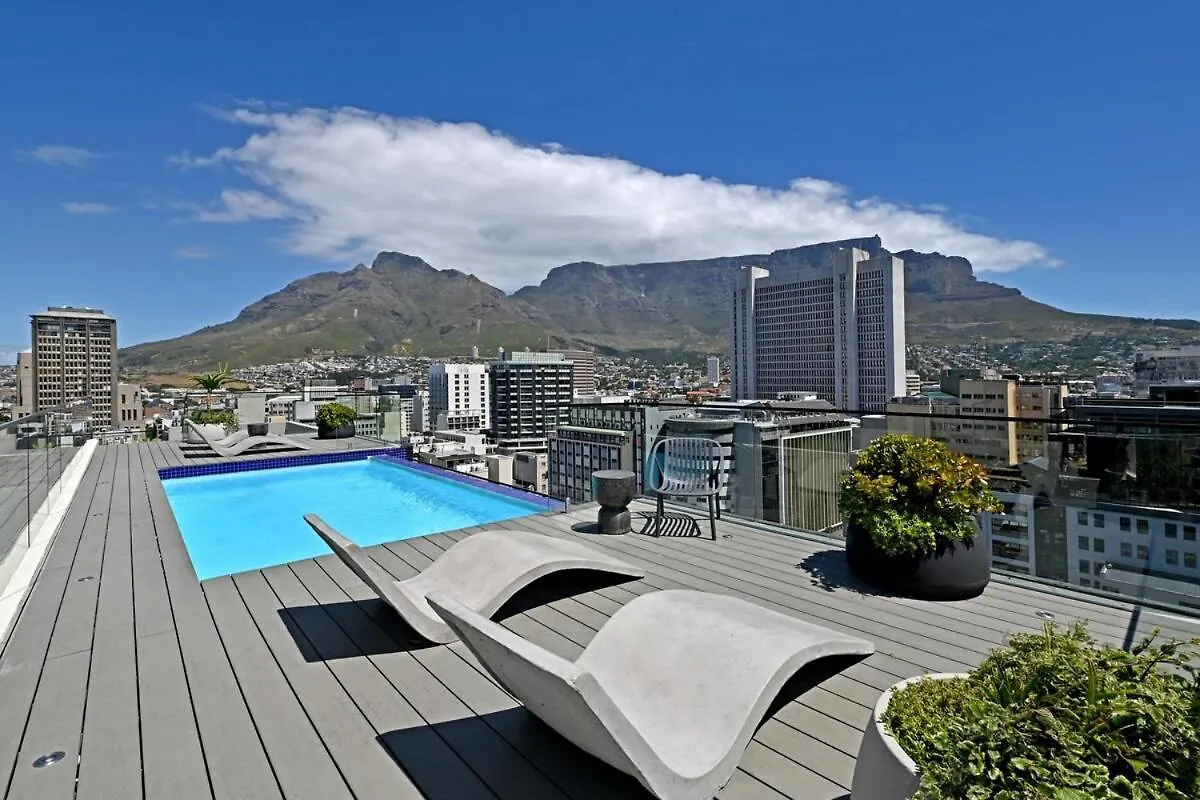Halo - Sleek Urban Studio At The Tokyo Cape Town 0*,